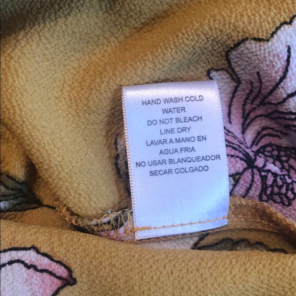 Flowered blouse - Picture 7 of 8